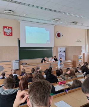 KIELECKI SALON MATURZYSTÓW – PERSPEKTYWY 2025