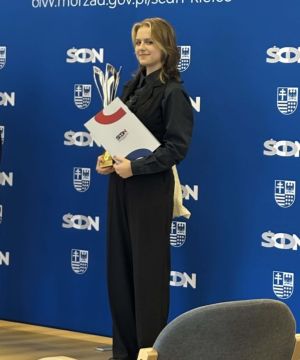 Sukces naszych uczennic w świętokrzyskim konkursie poezji w języku angielskim