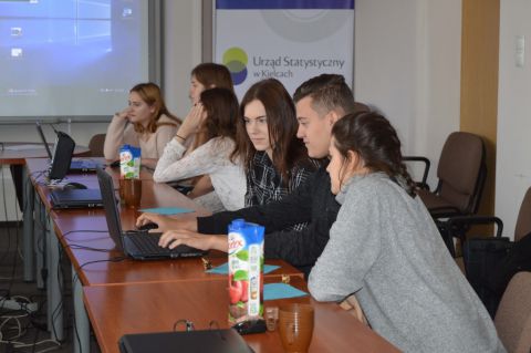 UCZNIOWIE V LO NAJLEPSI W ROZWIĄZYWANIU  LOGICZNYCH ŁAMIGŁÓWEK!!!