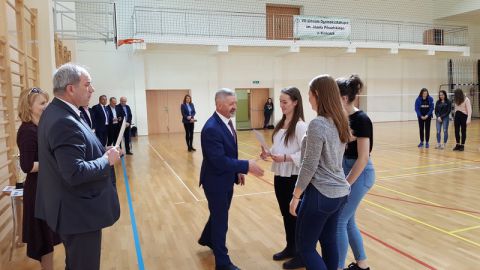 I miejsce Oliwii Kocz indywidualnie oraz IV miejsce dziewcząt drużynowo i V miejsce chłopców drużynowo w Świętokrzyskiej Lidze Badmintona