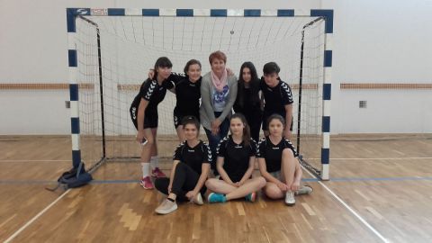 Srebrny medal dziewczęcego Dream Teamu w Mistrzostwach Kielc SPG  w piłce ręcznej !