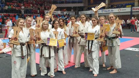      Sywia Kazimierska (kl 3eg) brązową medalistką Mistrzostw Europy w Karate Shinkyokushin ! 
