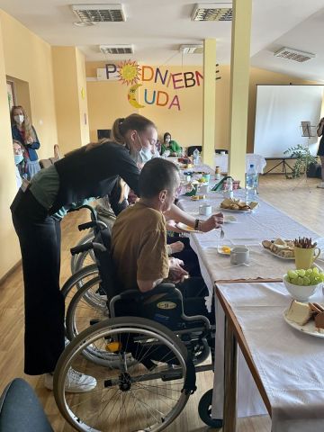 Entuzjastycznie i lirycznie- Podniebne cuda w kieleckim Hospicjum!