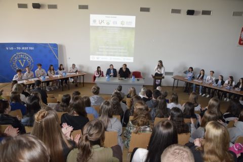 Wojewódzka debata szkół ponadpodstawowych w Regionalnym Centrum Naukowo-Technologicznym