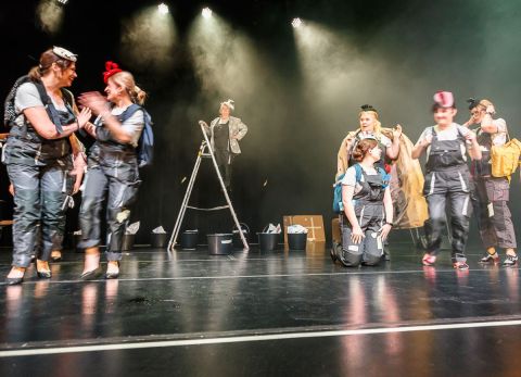 Statuetka  Świętokrzyskiej  Szkoły Teatru dla V LO w Kielcach