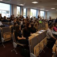 Debiut Katarzyny Krawczyńskiej z klasy 1c jako współprowadzącej debatę „Nie chce mi się z wami gadać – nowe oblicza komunikacji” organizowanej podczas Świętokrzyskiego Festiwalu Nauki.