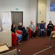 Debiut Katarzyny Krawczyńskiej z klasy 1c jako współprowadzącej debatę „Nie chce mi się z wami gadać – nowe oblicza komunikacji” organizowanej podczas Świętokrzyskiego Festiwalu Nauki.