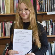 Marta Piątek z klasy 3f - finalistką III olimpiady literatury i języka polskiego!
