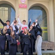 Sukces uczniów V LO. im. ks. P. Ściegiennego  w Kielcach w konkursie prawniczym!