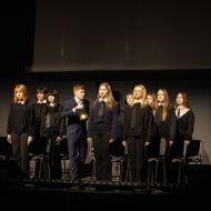 Praca nad powieścią „Stowarzyszenie Umarłych Poetów” uwieńczona sukcesem