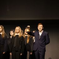 Praca nad powieścią „Stowarzyszenie Umarłych Poetów” uwieńczona sukcesem