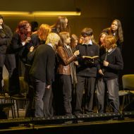 Praca nad powieścią „Stowarzyszenie Umarłych Poetów” uwieńczona sukcesem