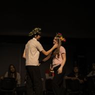 Praca nad powieścią „Stowarzyszenie Umarłych Poetów” uwieńczona sukcesem