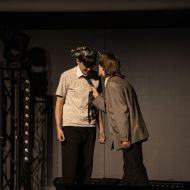 Praca nad powieścią „Stowarzyszenie Umarłych Poetów” uwieńczona sukcesem