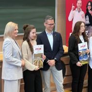 Uczniowie V LO nagrodzeni w finale Ogólnopolskiego Świętokrzyskiego Matematycznego Maratonu Maturalnego