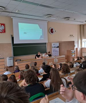 KIELECKI SALON MATURZYSTÓW – PERSPEKTYWY 2025