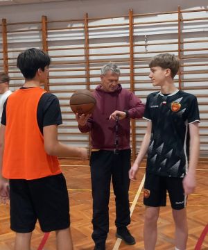 Mikołajkowy Turniej Koszykówki