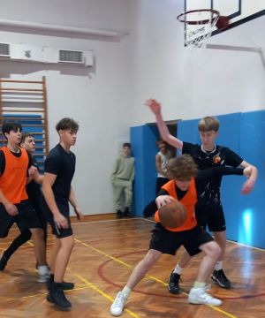 Mikołajkowy Turniej Koszykówki