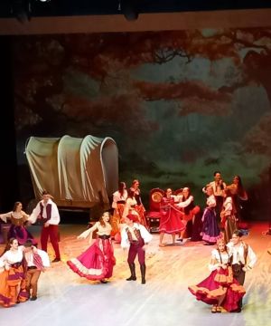 Spektakl Kieleckiego Teatru Tańca, pt. "Królowa Śniegu"