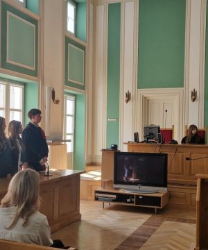 Sukces uczniów v l o. Im. ks. P. Ściegiennego  w Kielcach w konkursie prawniczym!