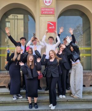 Sukces uczniów v l o. Im. ks. P. Ściegiennego  w Kielcach w konkursie prawniczym!