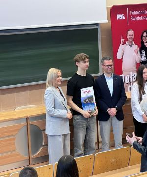 Uczniowie V LO nagrodzeni w finale Ogólnopolskiego Świętokrzyskiego Matematycznego Maratonu Maturalnego