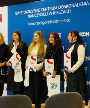 Sukces naszych uczennic w świętokrzyskim konkursie poezji w języku angielskim