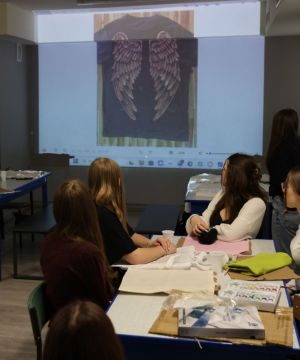 Kreatywne działania grupy projektowej (A)symetris