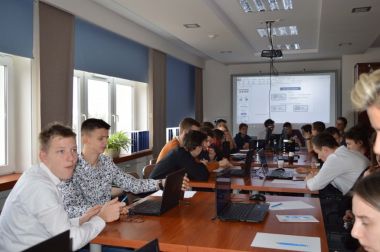 JAK OBLICZYĆ DROGĘ DO WOLNOŚCI,  CZYLI ESCAPE ROOM W URZĘDZIE STATYSTYCZNYM W KIELCACH