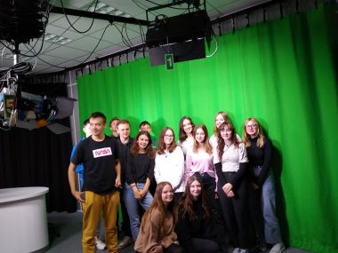 Klasa medialna z wizytą w Uniwersyteckim Centrum Medialnym