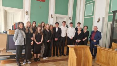 Sukces uczniów V LO. im. ks. P. Ściegiennego  w Kielcach w konkursie prawniczym!