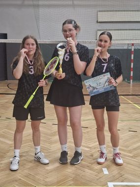 Sukces reprezentacji dziewcząt V LO w badmintonie